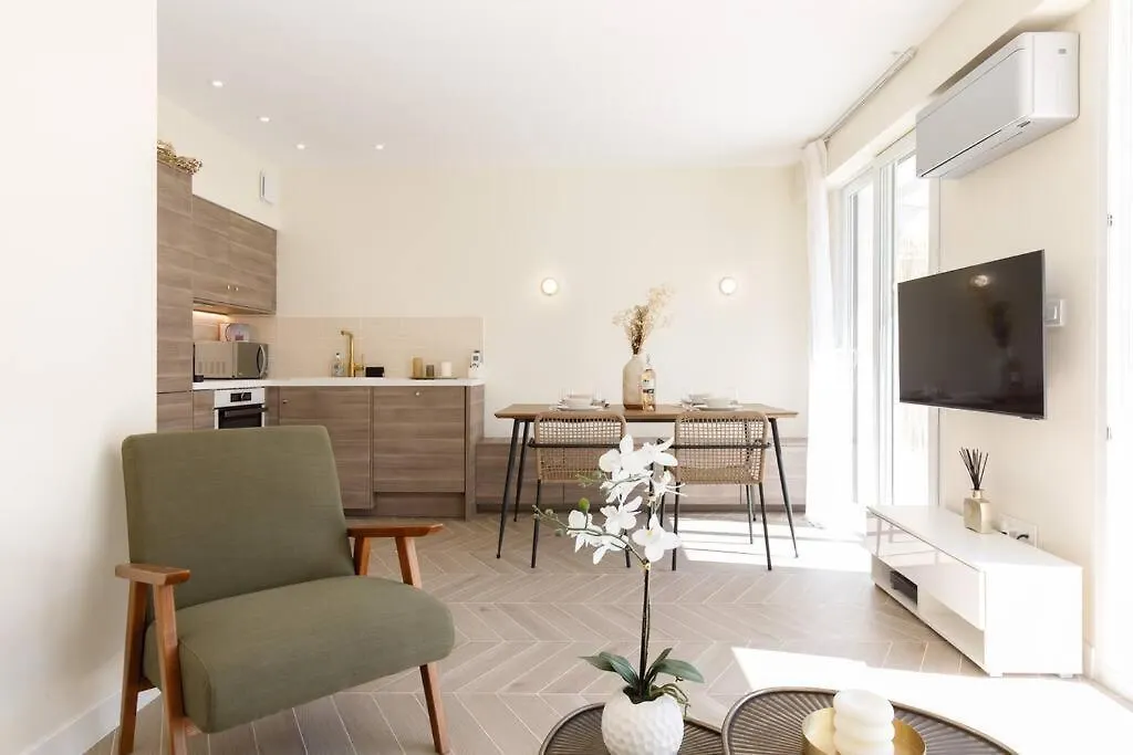 Martinez Area Superb 1 Bed W Xxl Terrace Apartment Cannes